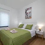 Antica No.3 Apartment